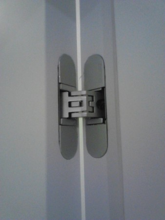 cerniere a scomparsa regolabili in tre dimensioni